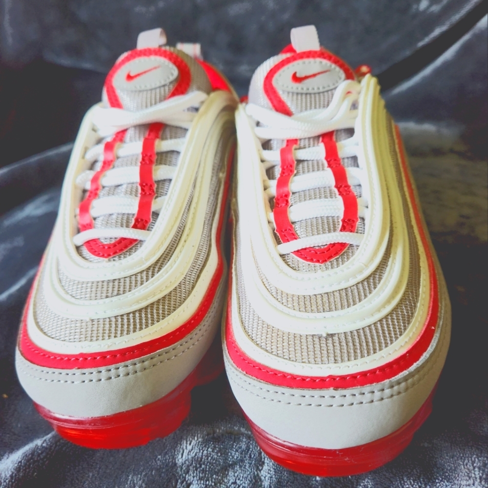Nike 97 Vapermax GS US 5 Women's Y 3.5 Atmosphere-Gray/Red/Reflective White